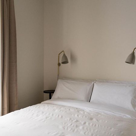 Maison Place Jacques-Cartier By Luxury In Transit Montreal Exterior photo